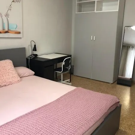 Rooms Near The Beach Cabanyal And Universities Valencia Exterior foto